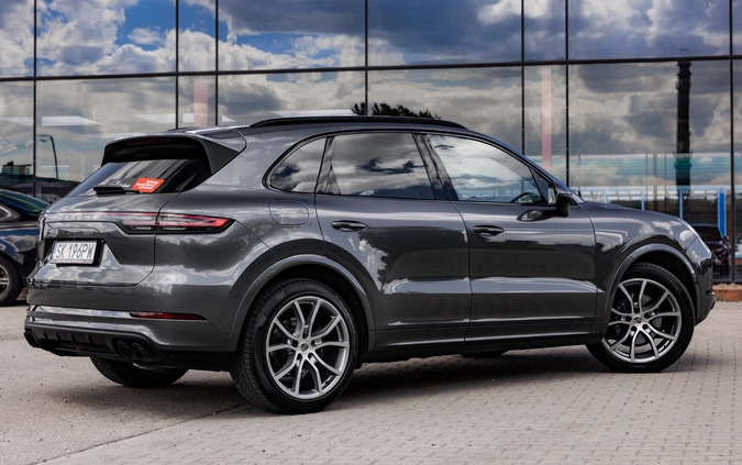 Porsche Cayenne cena 299900 przebieg: 91681, rok produkcji 2019 z Golczewo małe 781
